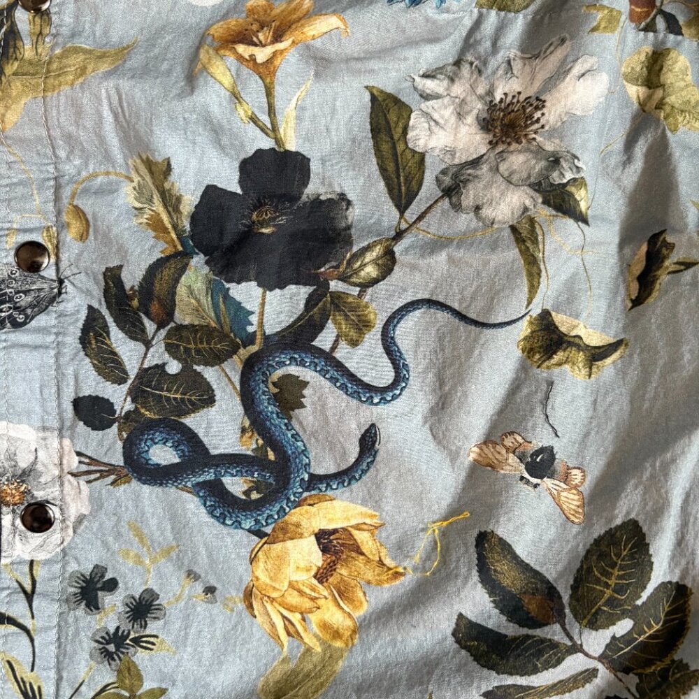 Unbranded cottagecore snap short-sleeve blouse with flowers and snakes - Picture 2 of 4